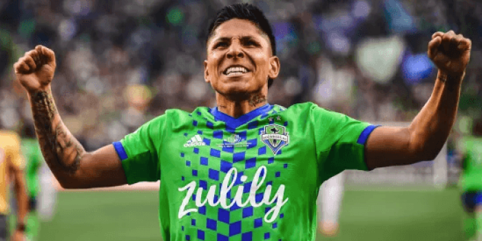 alt El peruano Ruidíaz firma golazo desde 50 metros en la victoria de los Sounders